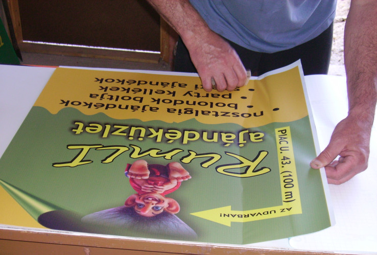 Felirat, rekl�mfelirat - kas�roz�s, lamin�l�s - 002