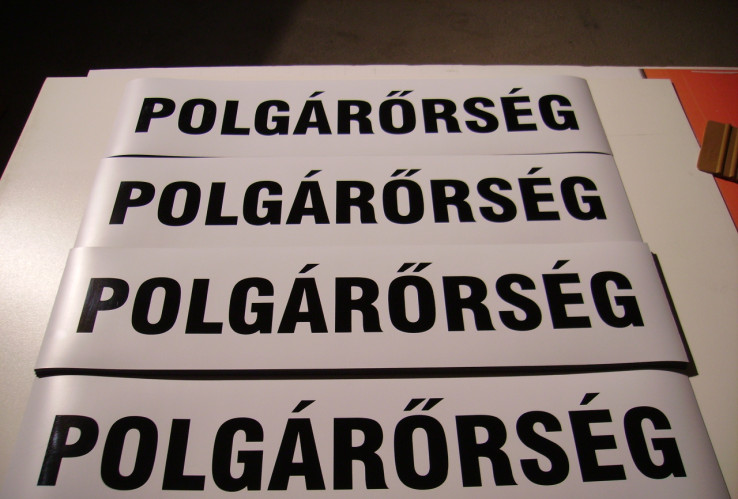 Felirat, rekl�mfelirat - matrica-c�mke, bet�kiv�g�s - 005